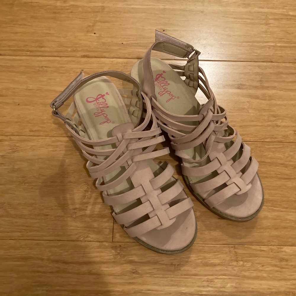 Girls shoes
